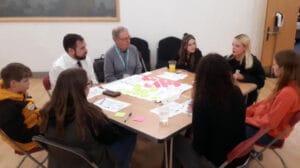 Sean Woodcock MP attends Pizza and Politics event with young people at Banbury Children and Family Centre 